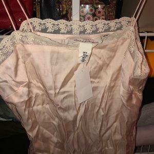 *NEVER BEEN WORN* satin, light pink cami w/ tags